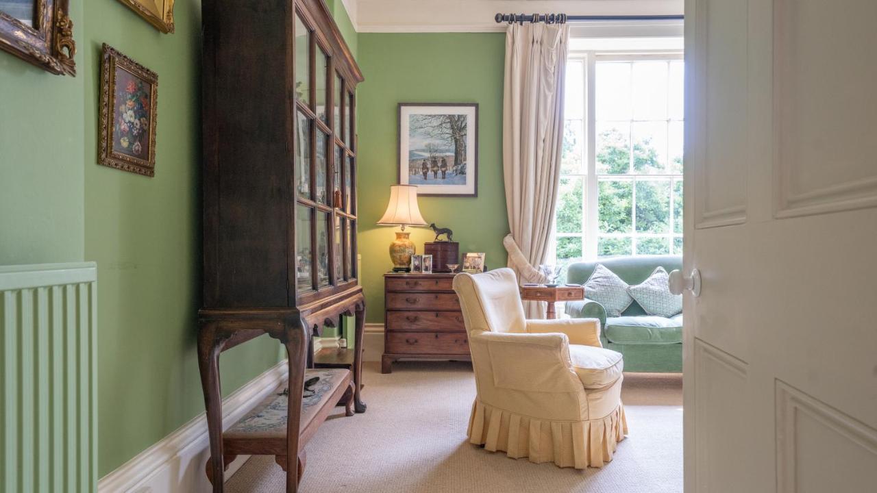 Pantybeiliau House Bed & Breakfast Gilwern Eksteriør bilde