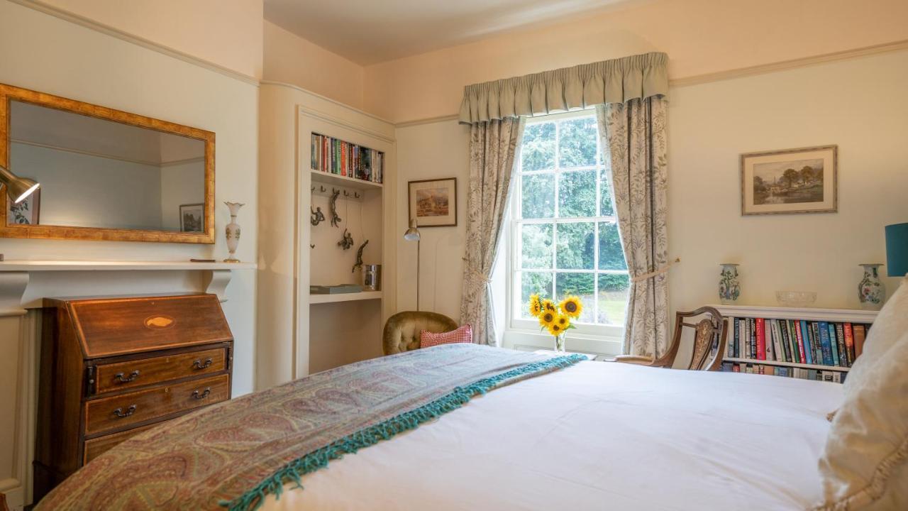 Pantybeiliau House Bed & Breakfast Gilwern Eksteriør bilde