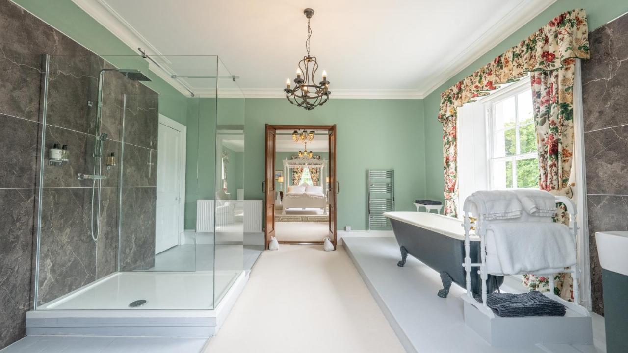 Pantybeiliau House Bed & Breakfast Gilwern Eksteriør bilde